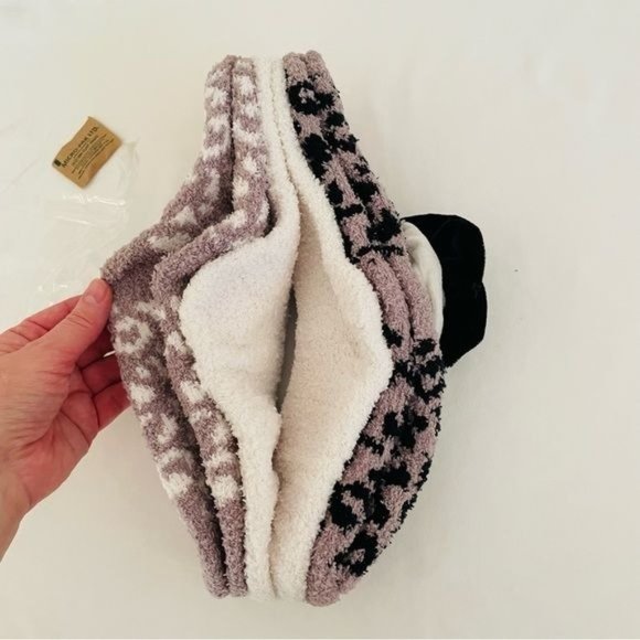 Summer and Rose Scrunchie Fuzzy Sock Duo Featuring Animal Print Pattern New - Picture 5 of 9